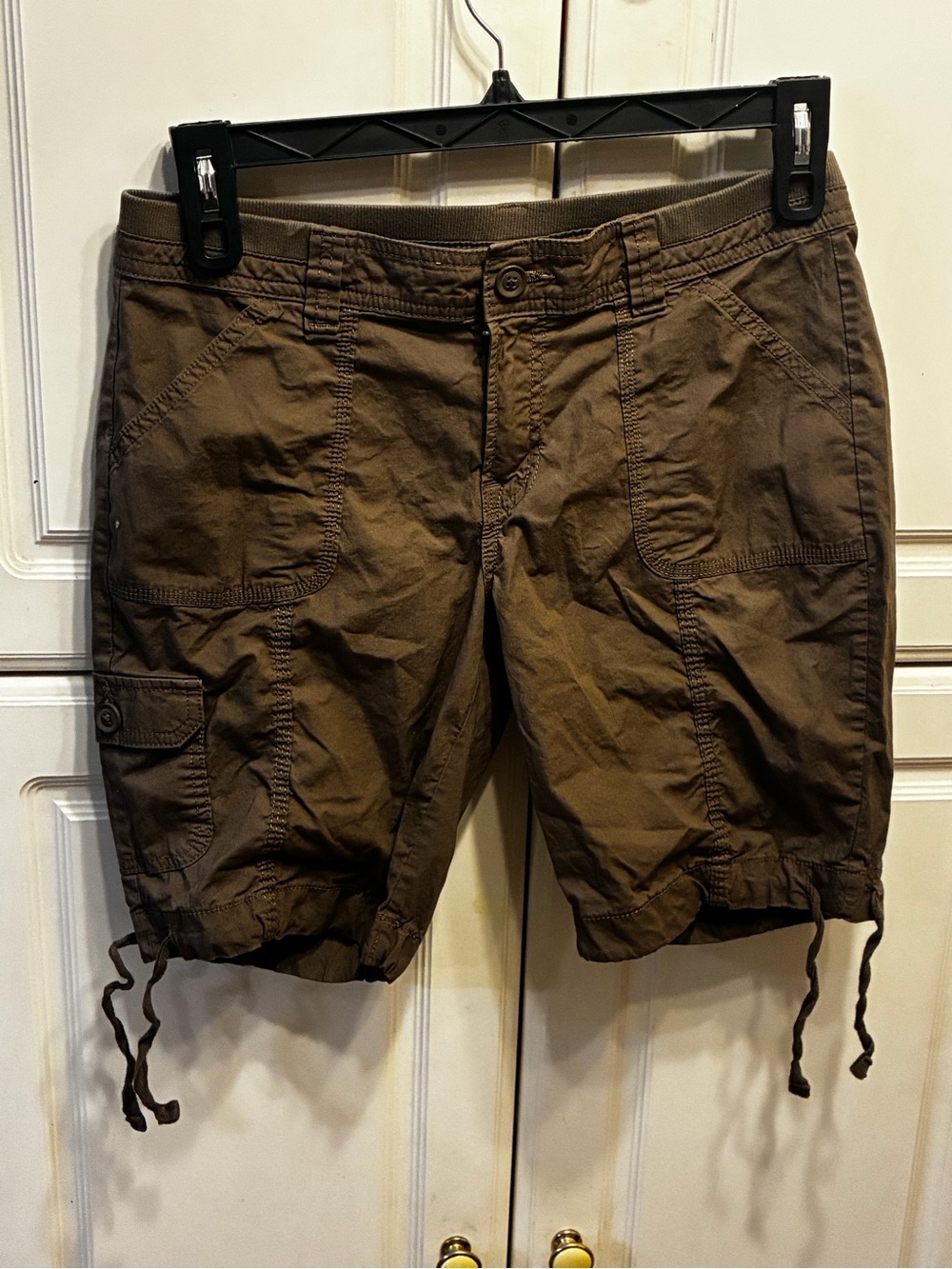 Saint John’s Bay Woman’s Brown Cargo Bermuda Shorts, Size: 8P